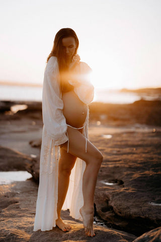 Maternity Dress Hire - Chasing Unicorns Enter The Dreamline Duster - Wear it buttoned up as a dress or open it up as a kimono.