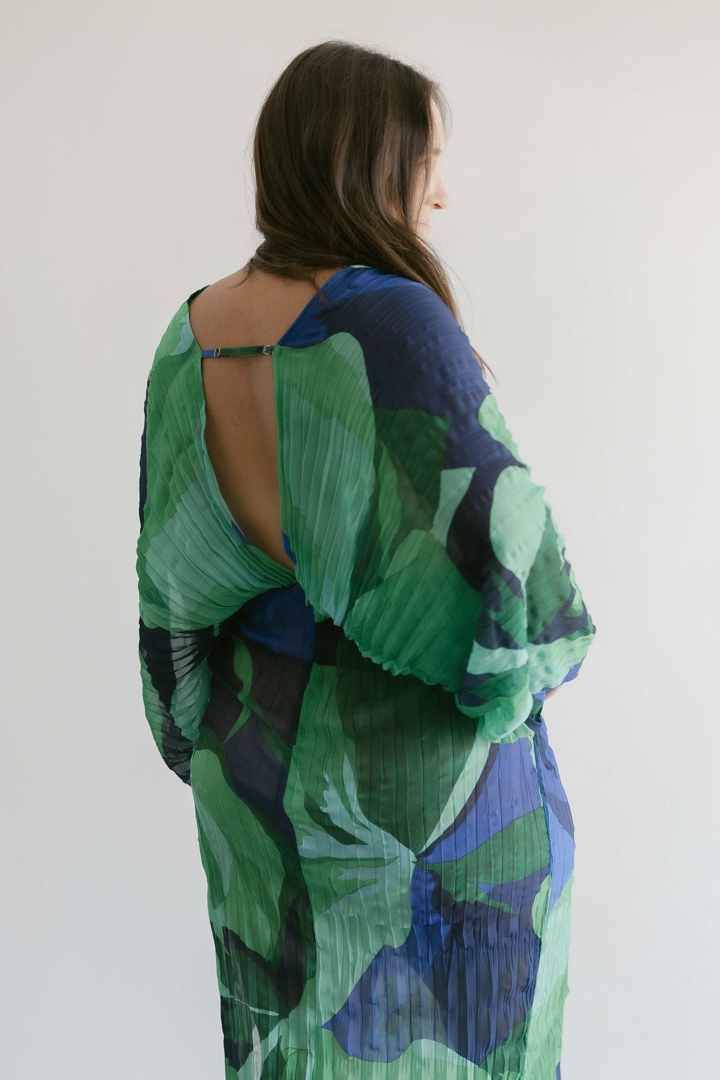 L'ide De Luxe Gown in Capri Green - Hire Now - Mama Rentals L'ide De Luxe Gown in Capri Green - Hire Now - Mama Rentals