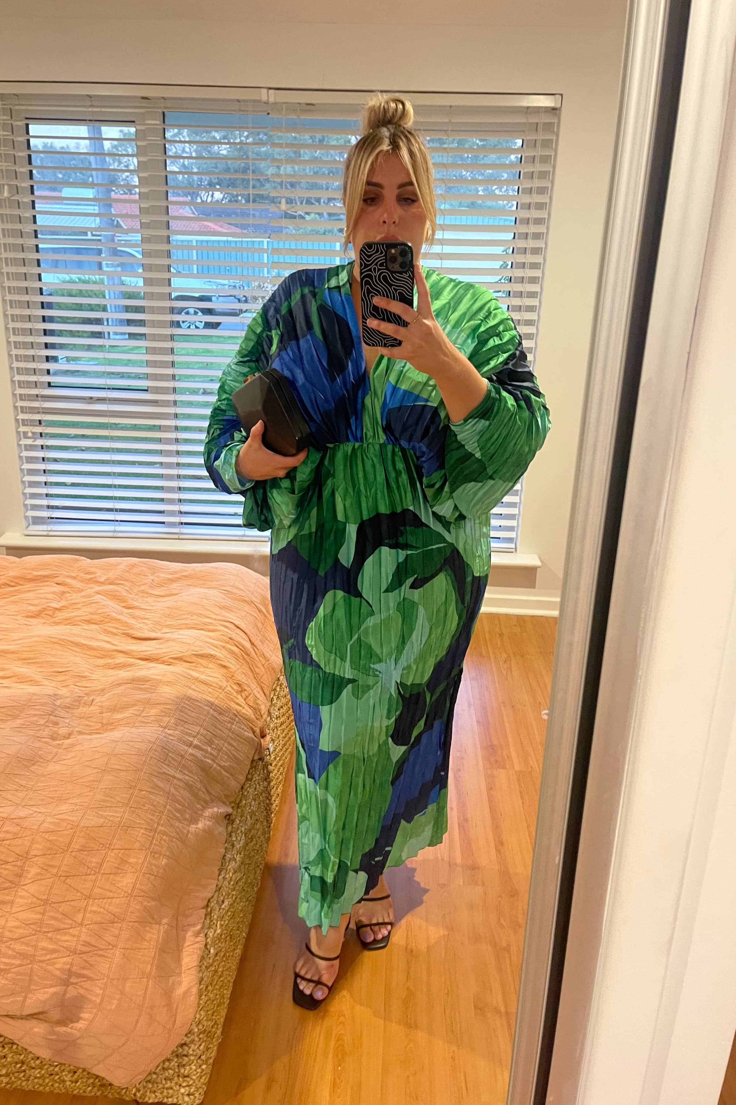 L'ide De Luxe Gown in Capri Green - Hire Now - Mama Rentals L'ide De Luxe Gown in Capri Green - Hire Now - Mama Rentals