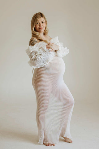 Glam maternity shoot